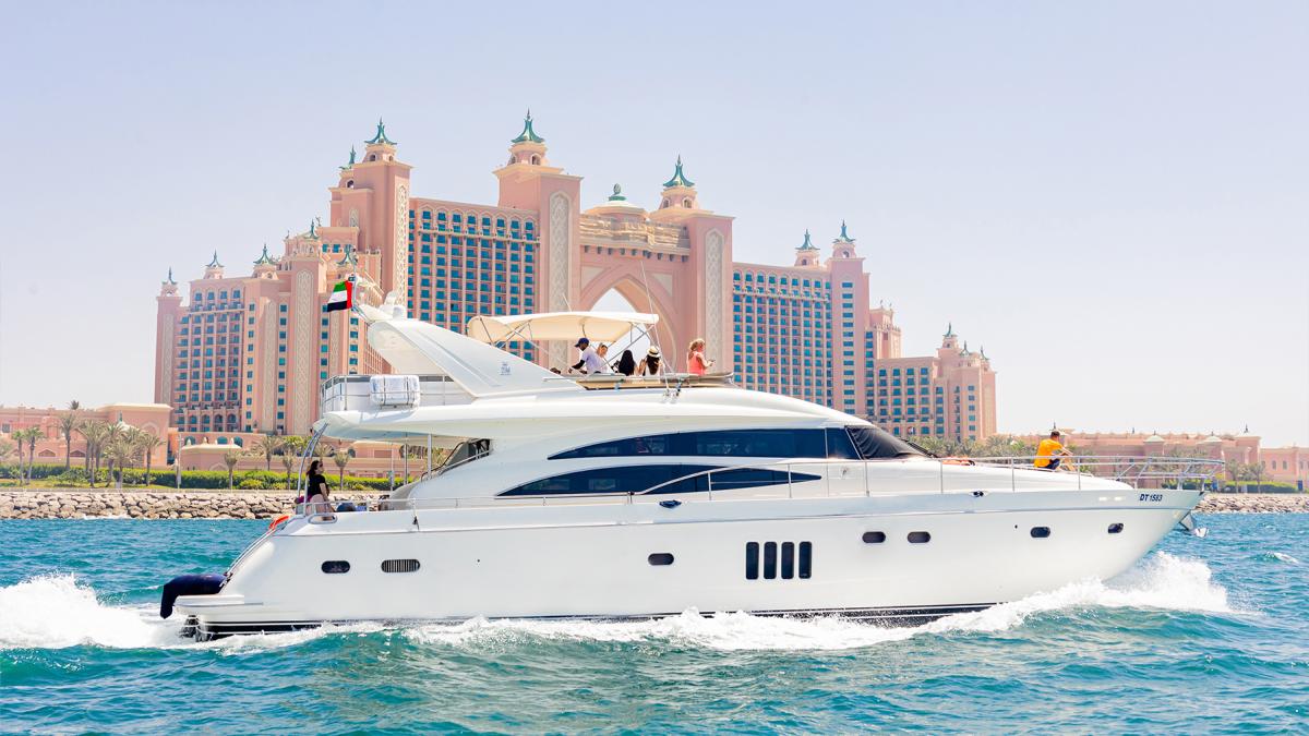 Dubai Marina Yachttour
